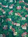 Calcetines navideños vintage con ardillas sobre fondo verde, 100 % algodón ligero. Precio por yarda.
