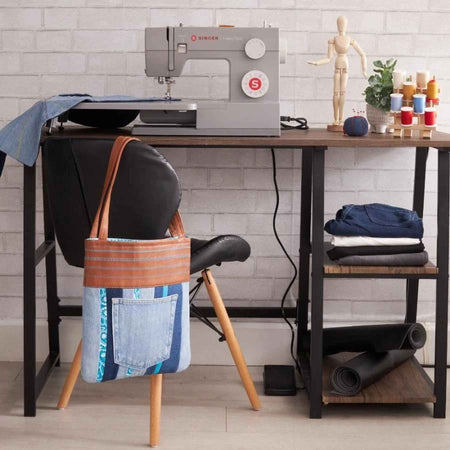 Máquina de coser SINGER® Heavy Duty reacondicionada Heavy Duty con mesa de extensión -- Imagen del producto