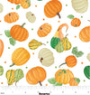 Tela «Falling For Gnomes» con motivos de calabazas sobre fondo blanco, 100 % algodón. Precio por yarda.