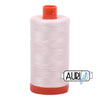 2405 Oyster Aurifil Algodón 50wt Bobina grande||color:2405 Oyster