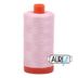 2410 Rosa pálido, hilo de algodón Aurifil de 50 wt, bobina grande