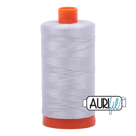 2600 White Dove Aurifil Algodón 50wt Bobina grande||color:2600 White Dove