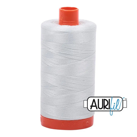 2800 Mint Ice Aurifil Algodón 50wt Bobina grande||color:2800 Mint Ice