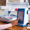 Máquina de coser y bordar HUSQVARNA® VIKING® DESIGNER SAPPHIRE™ 85