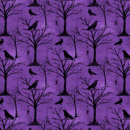Cuervos de Halloween en árboles muertos sobre fondo morado