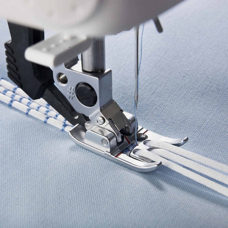 PFAFF® Pied à fil à trois trous pour système IDT™ -- Image du produit