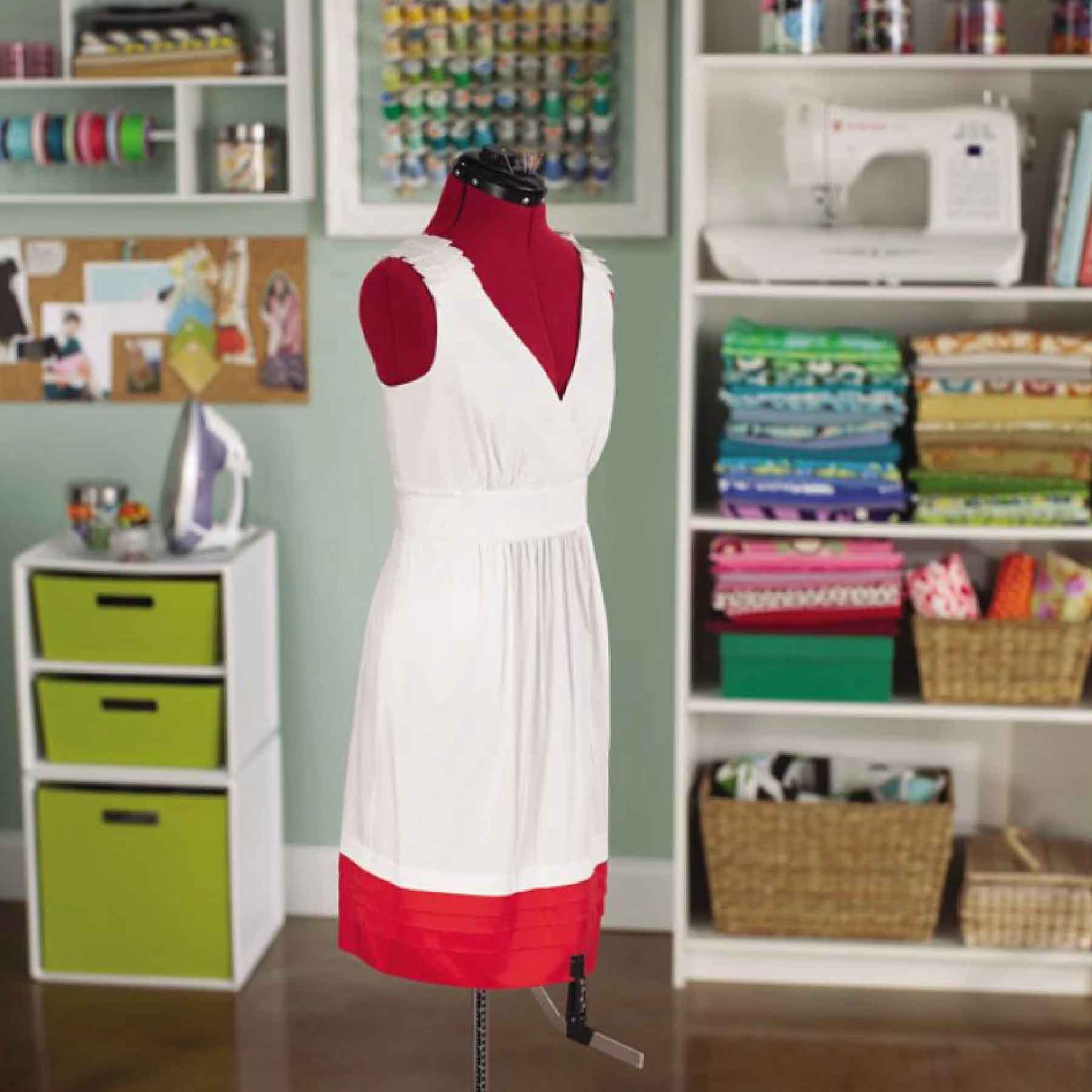 Adjustable Dress Form - Small/Medium | SINGER®