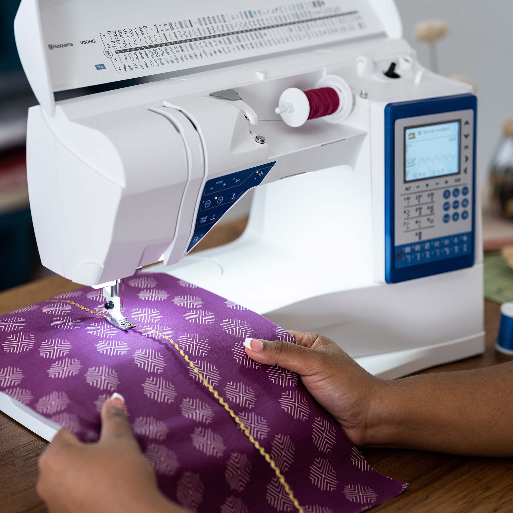 SAPPHIRE™ 930 Sewing Machine | Husqvarna® Viking®