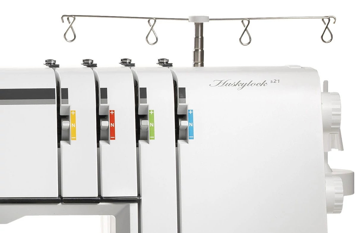 HUSKYLOCK™ S21 Overlock Machine | Husqvarna® Viking®