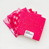 6 «fat quarters» — 3 estampados, 2 de cada uno: «Pink Scallop Constellation», 100 % algodón, precortados