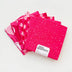 6 «fat quarters» — 3 estampados, 2 de cada uno: «Pink Scallop Constellation», 100 % algodón, precortados
