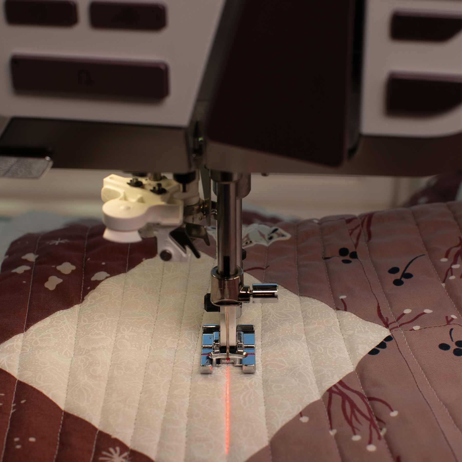 Refurbished EPIC™ 95Q Sewing Machine | Husqvarna® Viking®