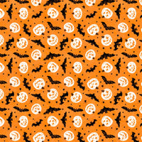 Murciélagos y calabazas de Halloween sobre fondo naranja