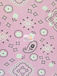Pañuelo tipo bandana de tela estampada de poliéster y algodón con diseño de cachemira / Rosa / Se vende por metros