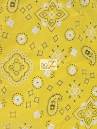 Pañuelo tipo bandana de tela estampada de poliéster y algodón con motivo de cachemira / Amarillo / Se vende por metros