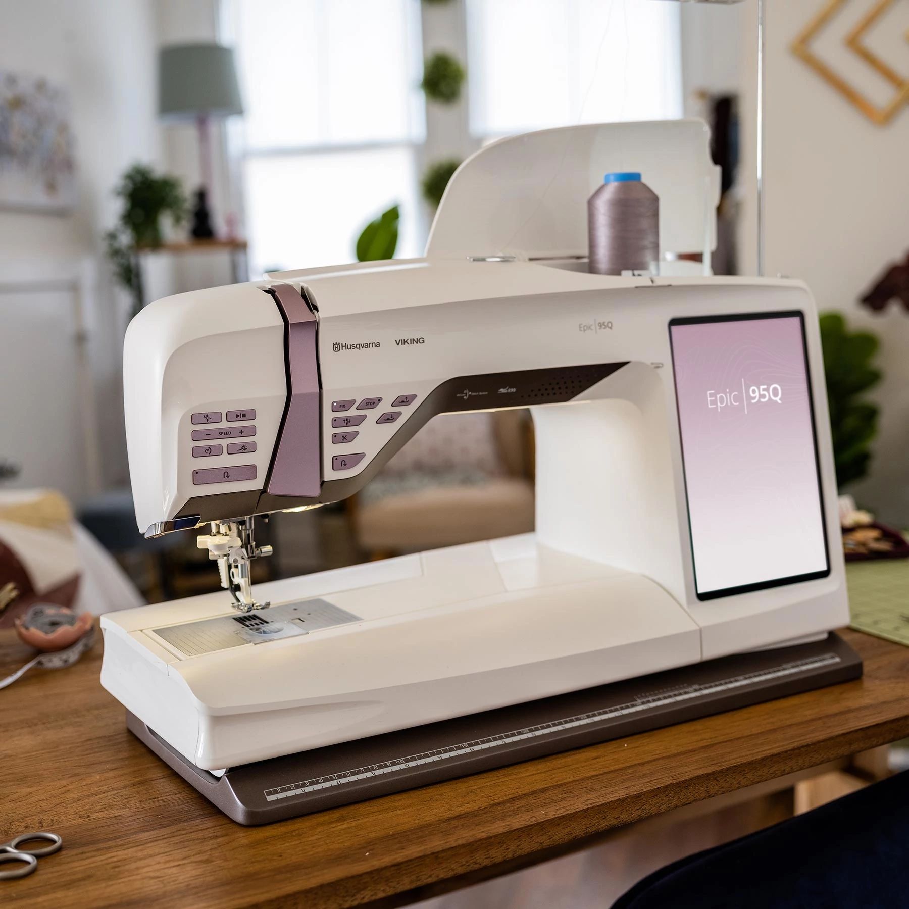 Refurbished EPIC™ 95Q Sewing Machine | Husqvarna® Viking®