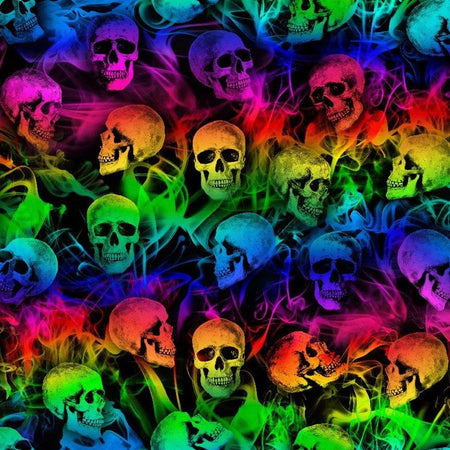 Halloween : batik « Crânes arc-en-ciel fumés » sur fond noir