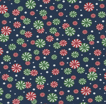 Caramelos de menta navideños rojos y verdes sobre fondo azul, 100 % algodón. Precio por yarda