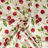 Stitch & Sparkle, 100 % poliéster, charmeuse de 57" de ancho, cerezas y blanco, se vende por yardas