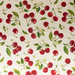 Stitch & Sparkle, 100 % polyester, charmeuse de 57" de large, motif cerises-blanc, vendu au yard
