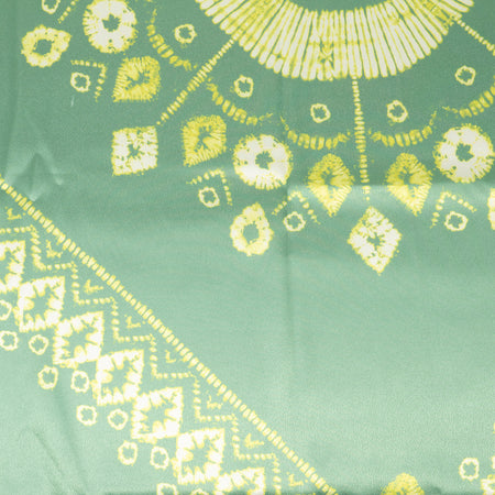 Stitch & Sparkle, 100 % poliéster, charmeuse de 57" de ancho, estampado Shibori de rombos — verde, se vende por yardas