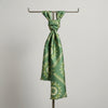 Stitch & Sparkle, 100 % poliéster, charmeuse de 57" de ancho, estampado Shibori de rombos — verde, se vende por yardas