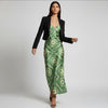 Stitch & Sparkle, 100 % poliéster, charmeuse de 57" de ancho, estampado Shibori de rombos — verde, se vende por yardas