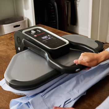 INTELLIGENT™ Steam Press 26 inch | SINGER®