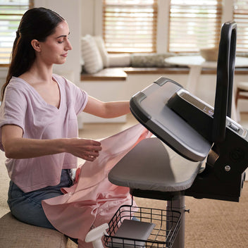 INTELLIGENT™ Steam Press 26 inch | SINGER®