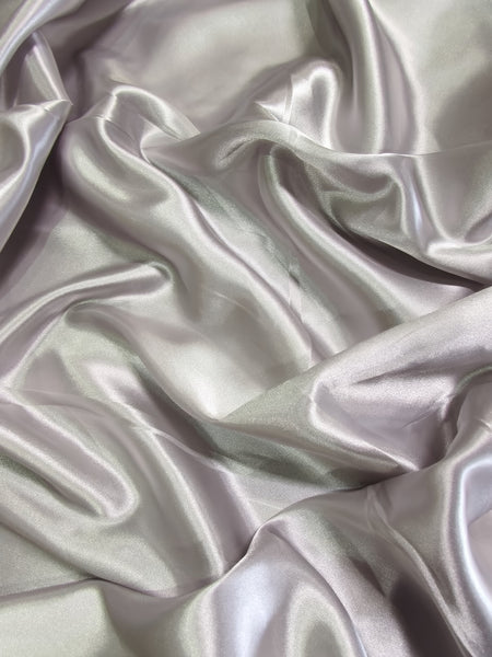 Tissu satiné brillant, uni, d'épaisseur moyenne / Argent
