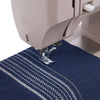 Máquina de coser SINGER® Heavy Duty 4523™ de color beige