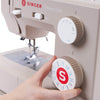 Máquina de coser SINGER® Heavy Duty 4523™ de color beige