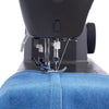 Lote de máquina de coser y remalladora SINGER® Heavy Duty en color carbón