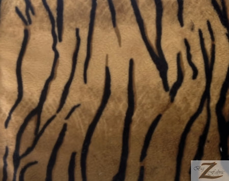 Tejido de felpa marrón con estampado de tigre, de pelo corto / Se vende por metros||color: marrón tigre