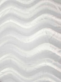 Tejido de velboa blanco liso con relieve ondulado y pelo corto / Se vende por metros