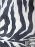 Tejido de felpa de pelo corto con estampado de cebra, rayas anchas, en blanco y negro / Se vende por metros