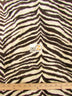 Tejido de velboa con estampado de cebra, de pelo corto, en tonos beige y marrón, con rayas medianas / Se vende por yardas