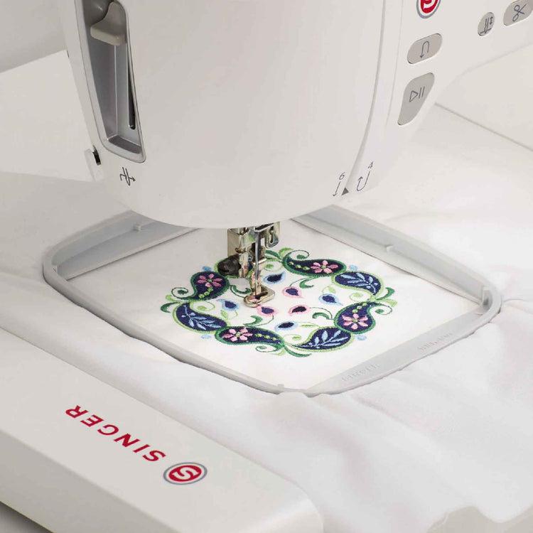 Singer 100 Max 100 x 100mm Embroidery Hoop | SINGER®