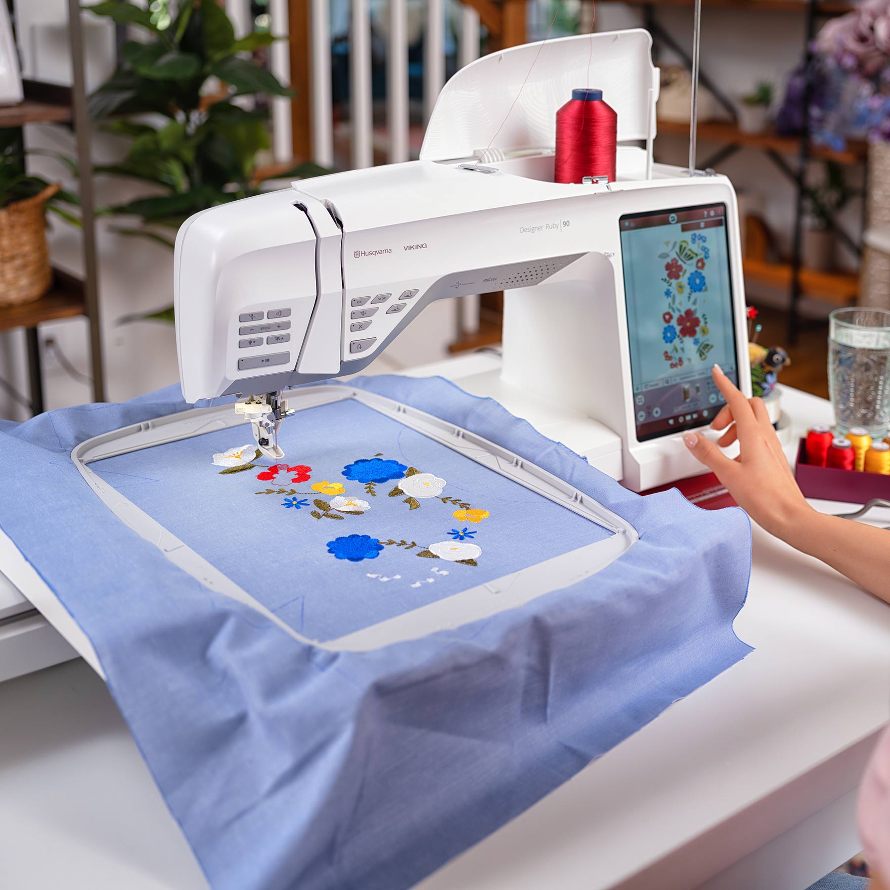 DESIGNER RUBY™ 90 Sewing & Embroidery Machine | Husqvarna® Viking®
