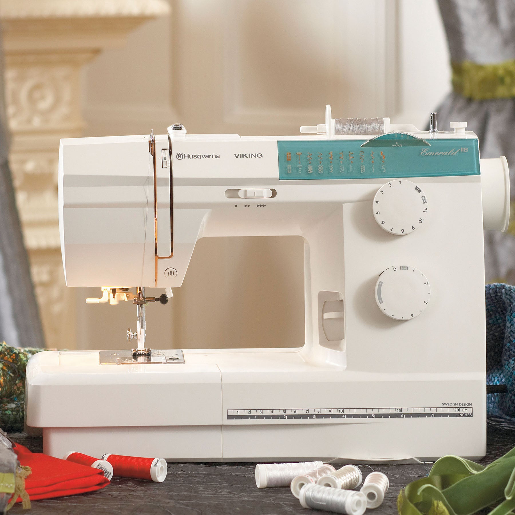 Refurbished EMERALD™ 118 Sewing Machine | Husqvarna® Viking®