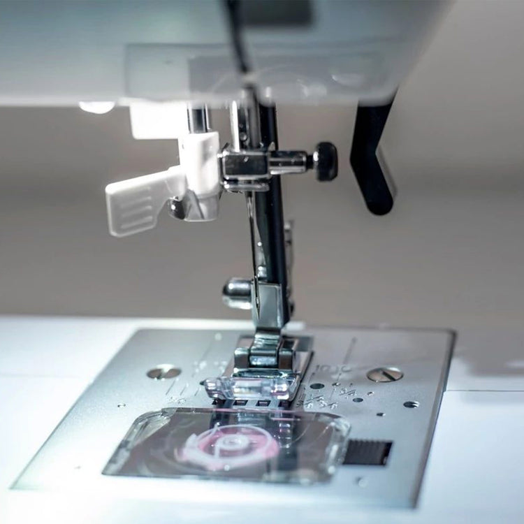 Refurbished SC220 Sewing Machine | SINGER®