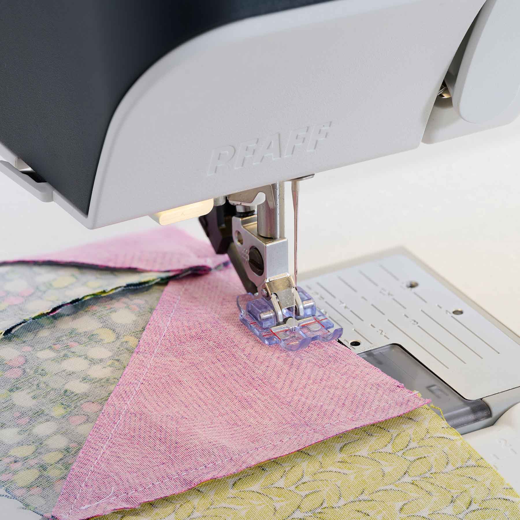  feeフィート PFAFF® Clear 1/4 inch Quilting Foot for IDT™ System | PFAFF®