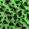 Tela de Halloween con gatos negros espeluznantes sobre fondo verde, 100 % algodón