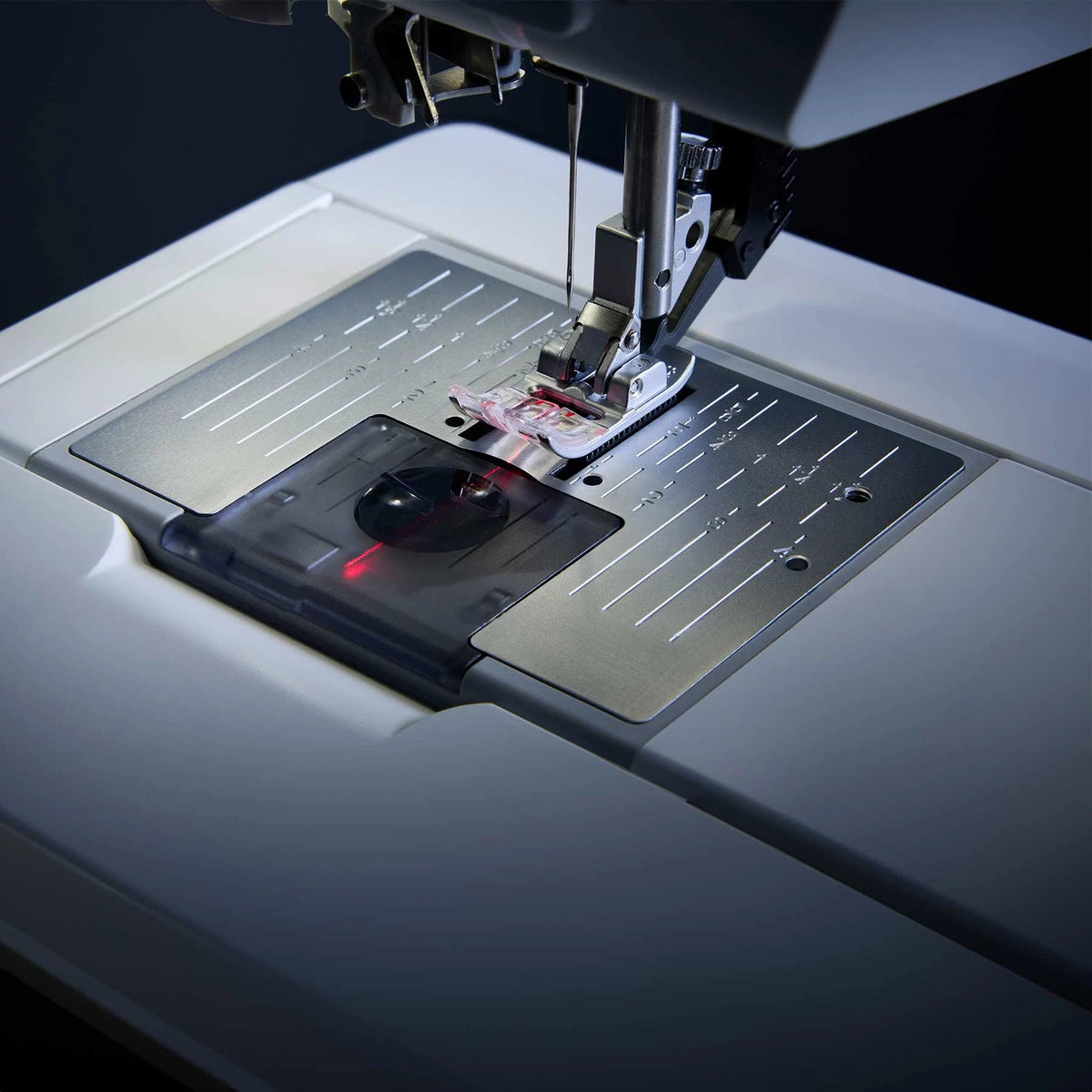 Adjustable laser sewing guide on the PFAFF creative expression 750