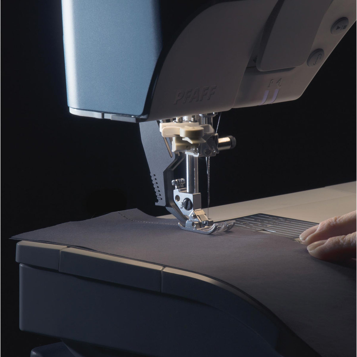 Even LED lighting across the PFAFF performance icon workspace