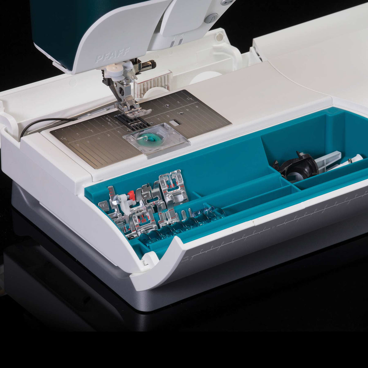 Organised accessory tray inside PFAFF performance icon