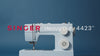Ensemble « SINGER® » : machine à coudre « Heavy Duty 4423 » couleur « Meltwater Blue » et mallette de transport rigide