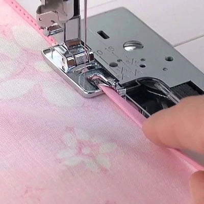 Pied-de-biche pour ourlet roulé SINGER® -- Image du produit