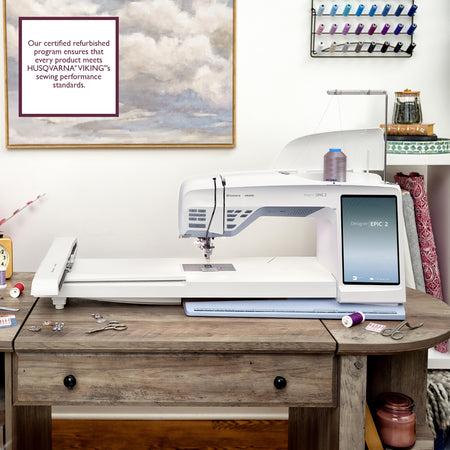 Máquina de coser y bordar HUSQVARNA® VIKING® Refurbished DESIGNER EPIC™ 2 en Indigo Ice
