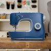Máquina de coser SINGER® M3330 Azul -- Imagen del producto